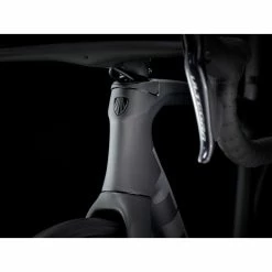 Trek Emonda SLR 7 2023 12 Trek Emonda SLR 7 2023 -VTT Soldes Magasin velo course ultra leger trek emonda slr 7 4